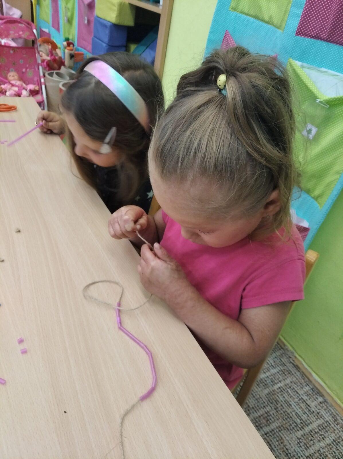 broučci-cestujeme po světě "indiáni" - 16