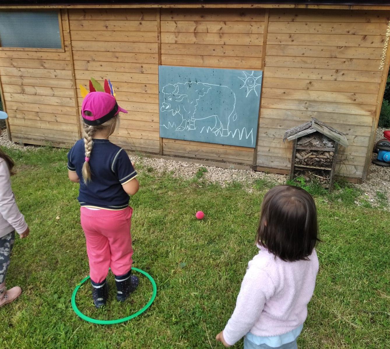 broučci-cestujeme po světě "indiáni" - 23