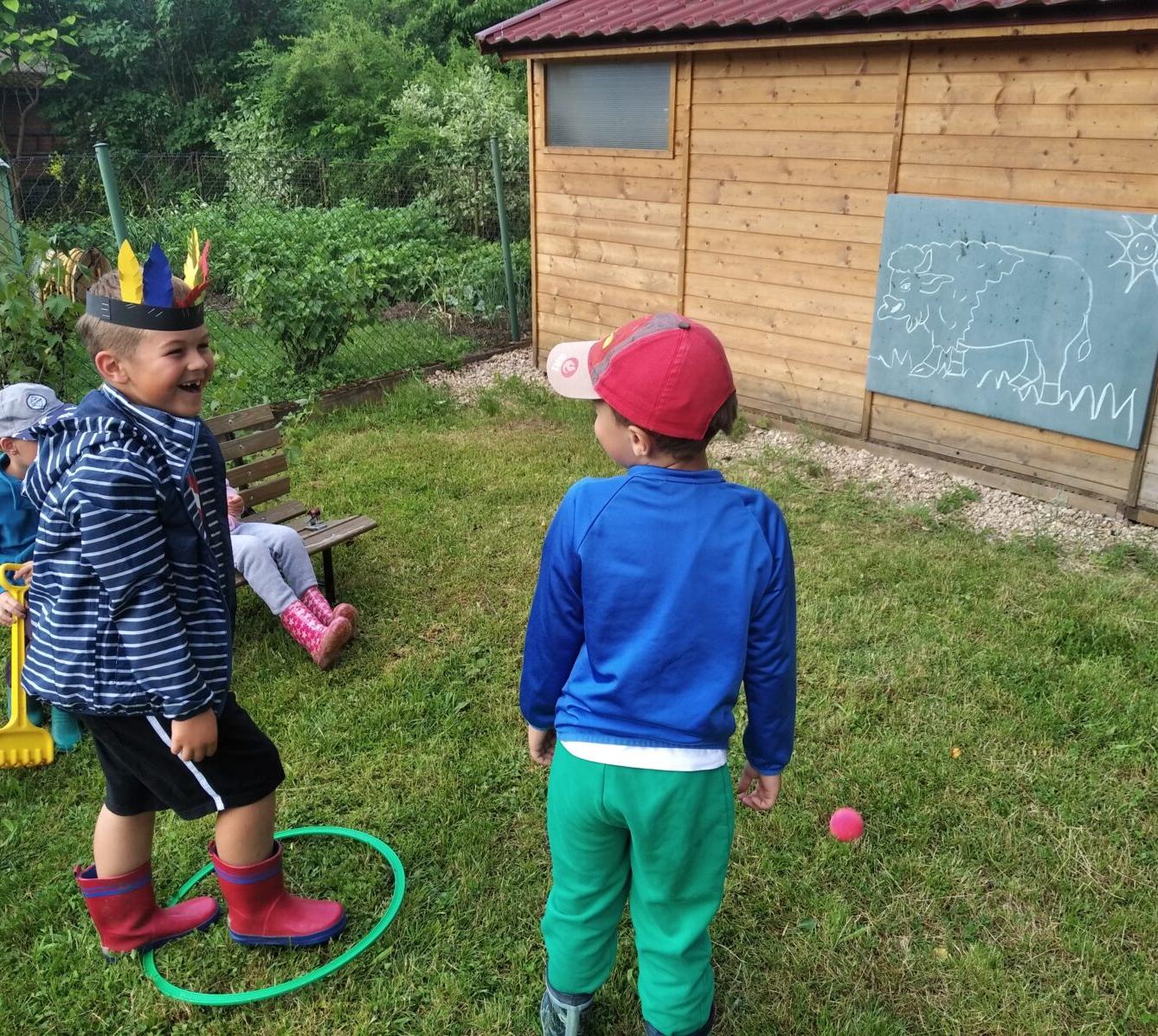 broučci-cestujeme po světě "indiáni" - 28