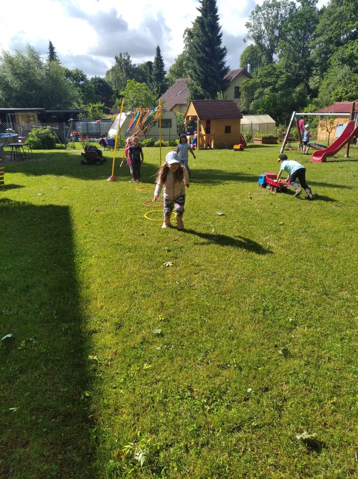 broučci-cestujeme po světě "indiáni" - 31