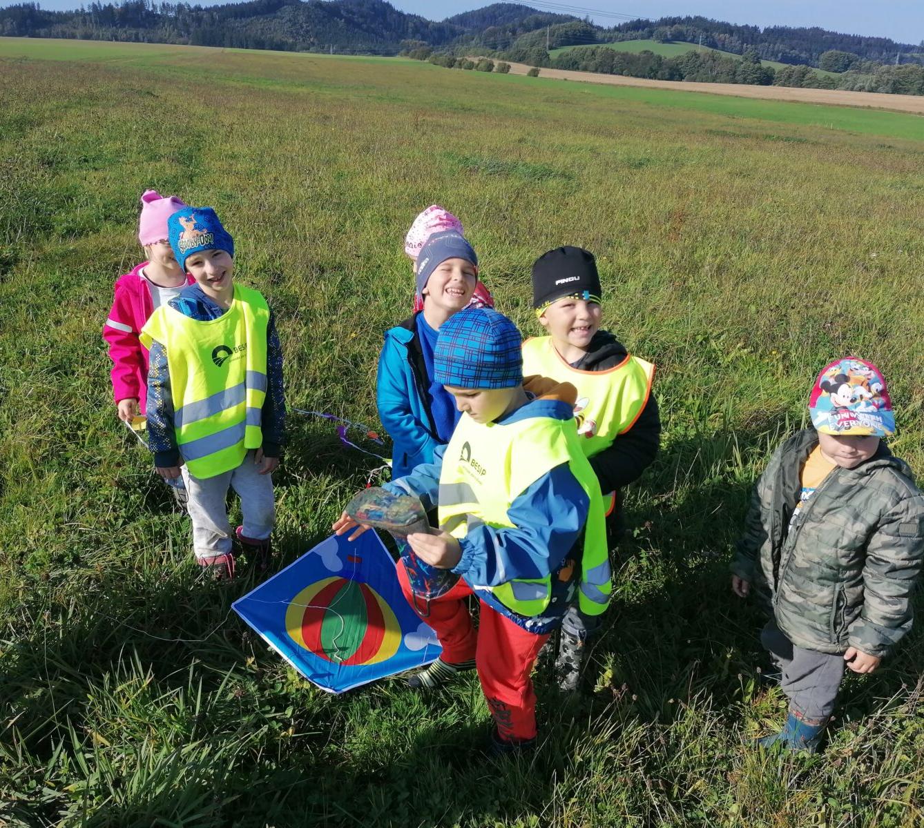 "Barevný svět kolem nás" - podzimní dny v MŠ :-) - 23