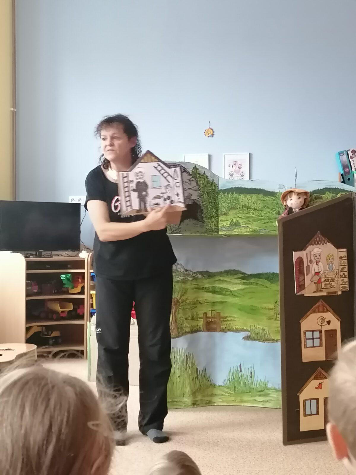 Divadýlko v MŠ: "Jak se Honza stal rytířem" :-) - 14