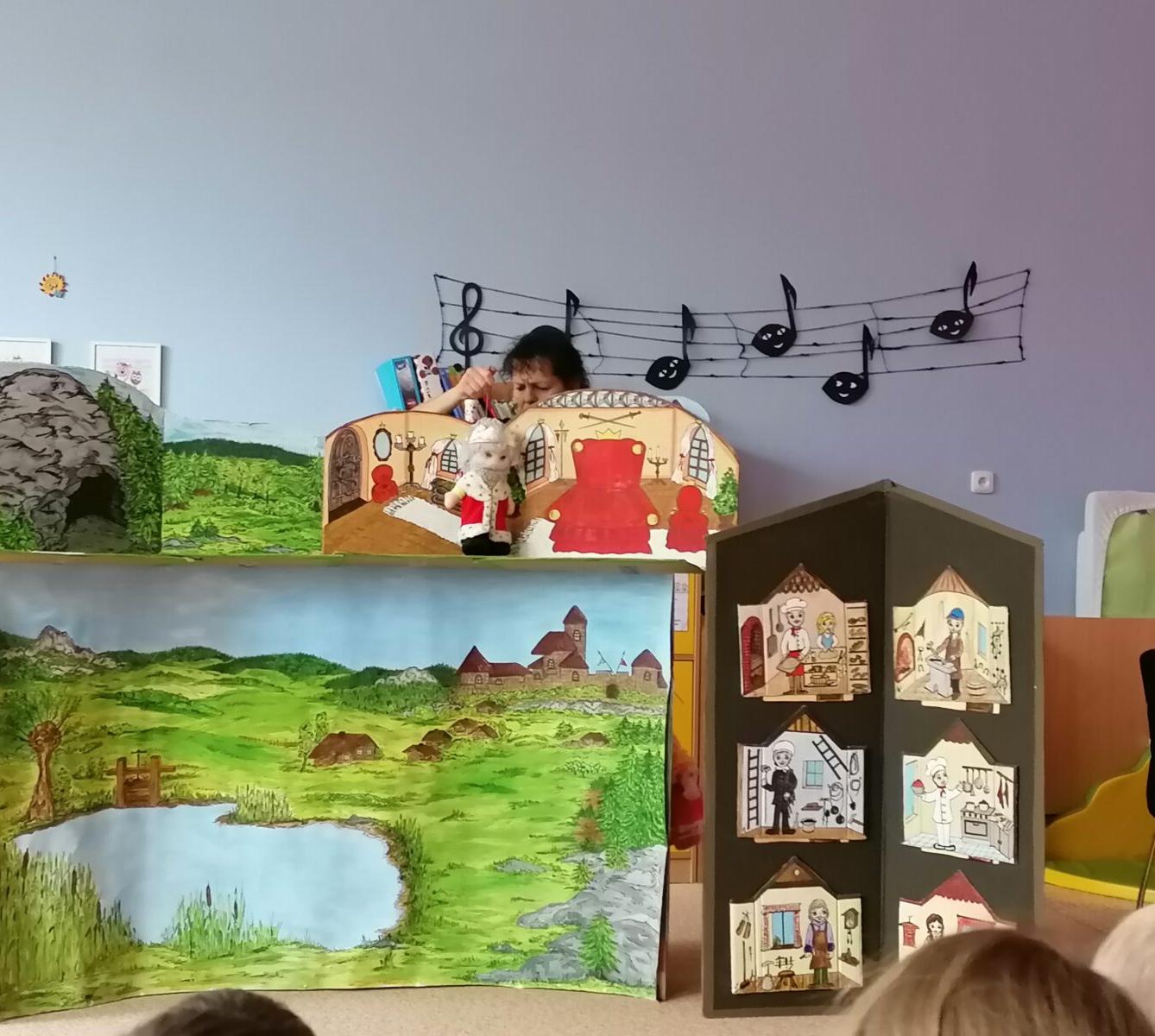 Divadýlko v MŠ: "Jak se Honza stal rytířem" :-) - 24