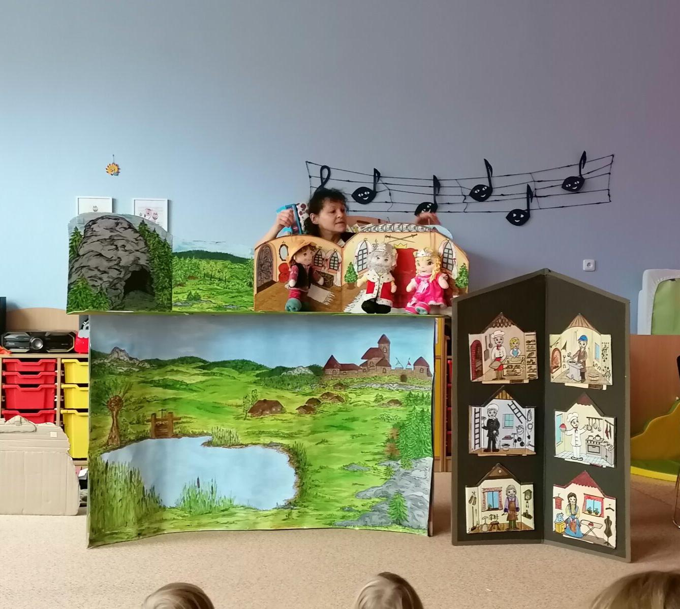 Divadýlko v MŠ: "Jak se Honza stal rytířem" :-) - 25