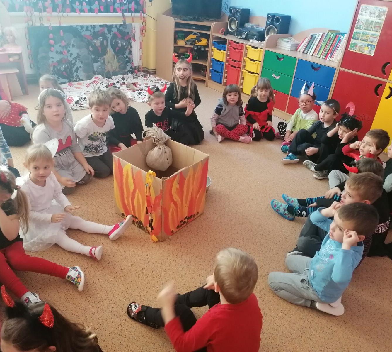 ČERTOVSKÁ BESÍDKA V MŠ :-) - 10