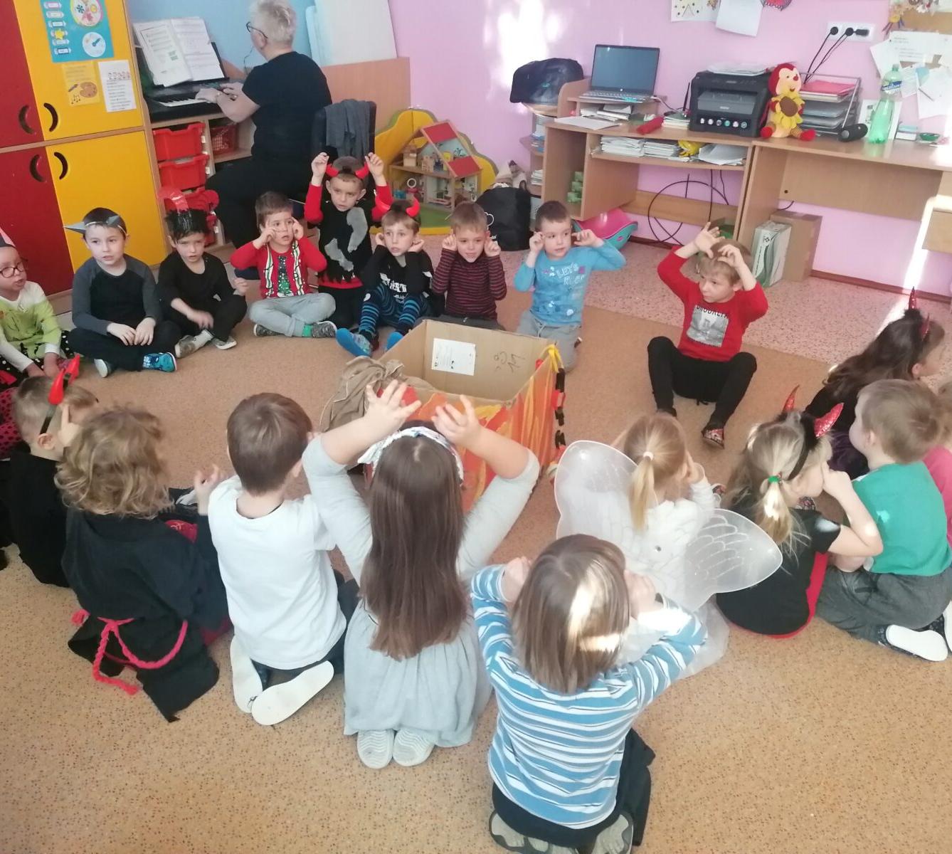 ČERTOVSKÁ BESÍDKA V MŠ :-) - 11