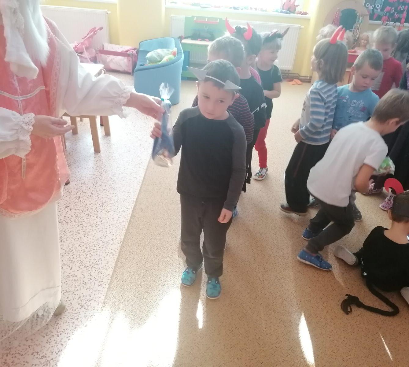 ČERTOVSKÁ BESÍDKA V MŠ :-) - 24