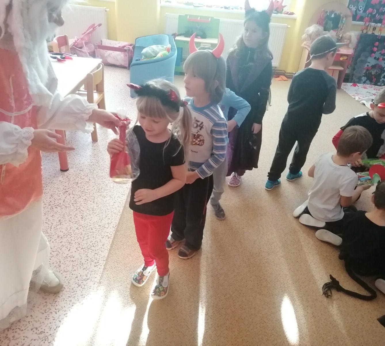 ČERTOVSKÁ BESÍDKA V MŠ :-) - 27