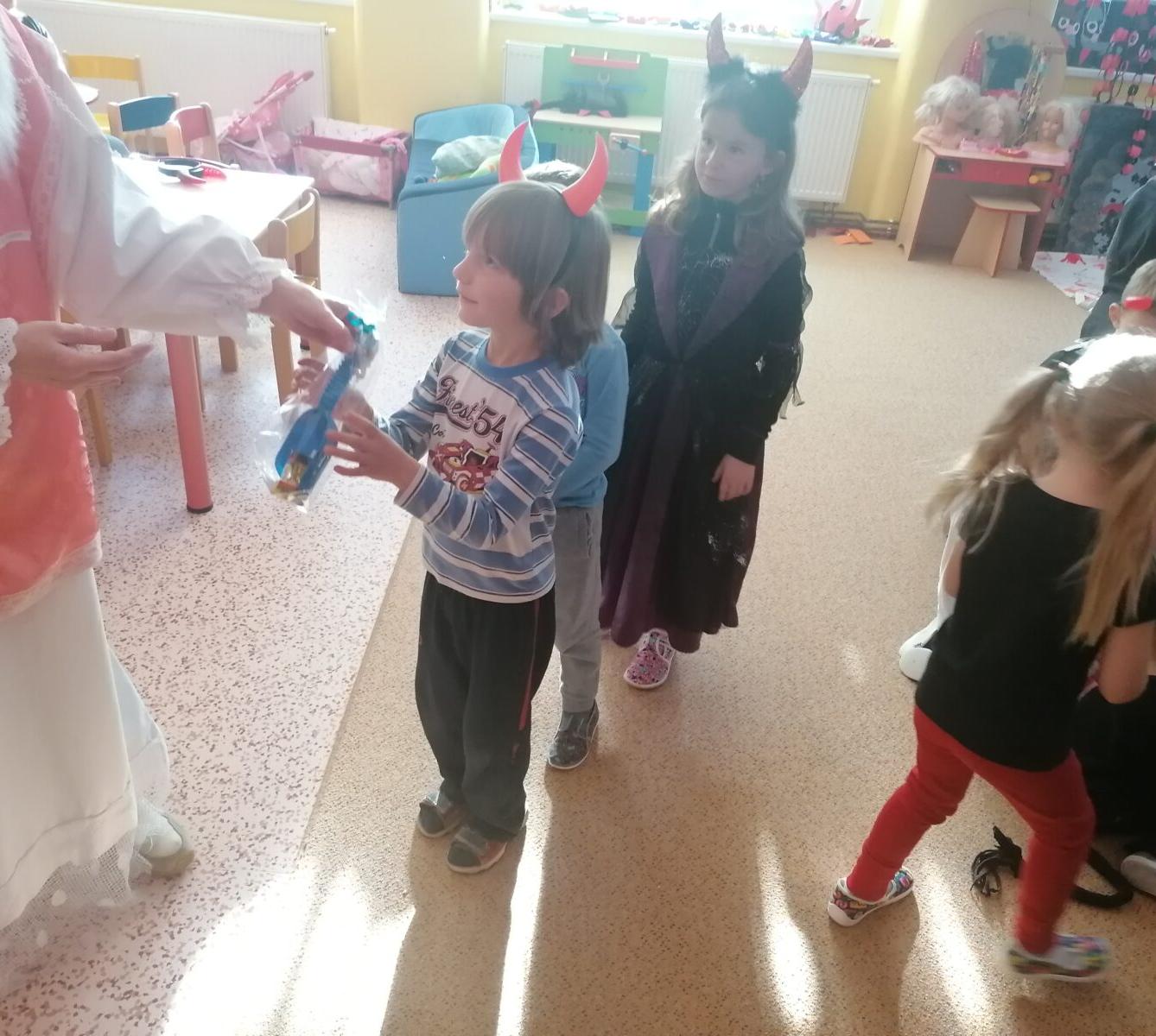 ČERTOVSKÁ BESÍDKA V MŠ :-) - 28