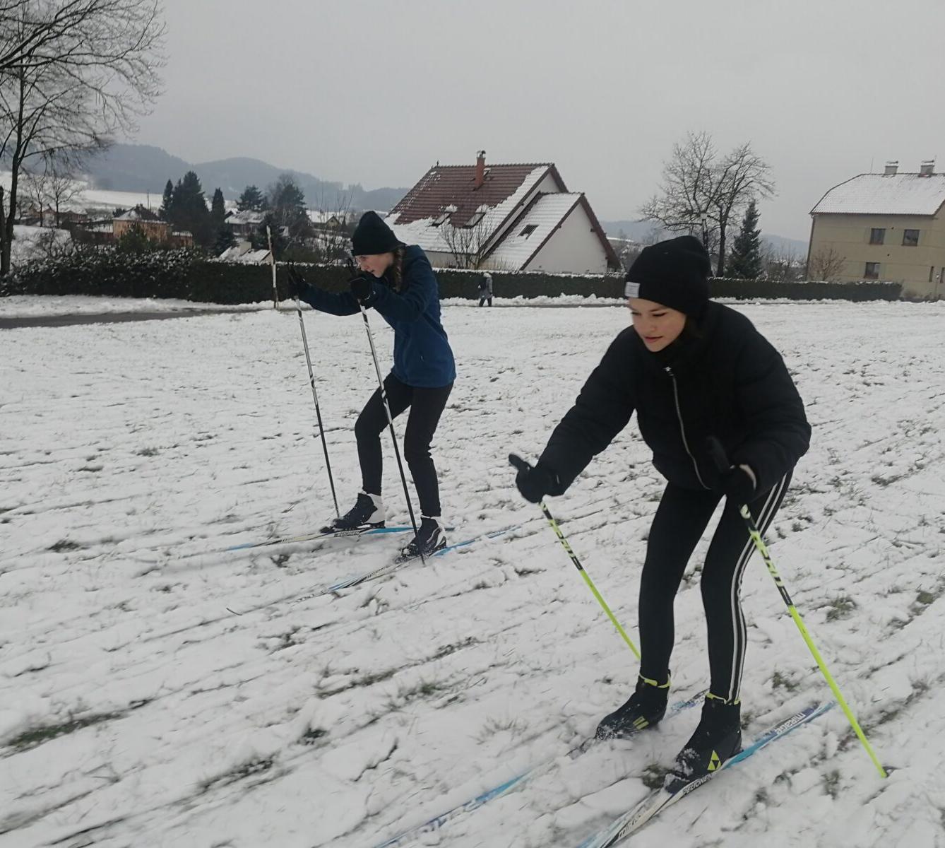 Děvčata na běžkách :) - 8