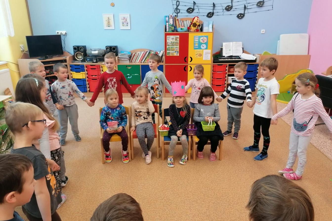 Slavíme: Klárka- narozeniny, Lucinka a Julinky - svátky :-)