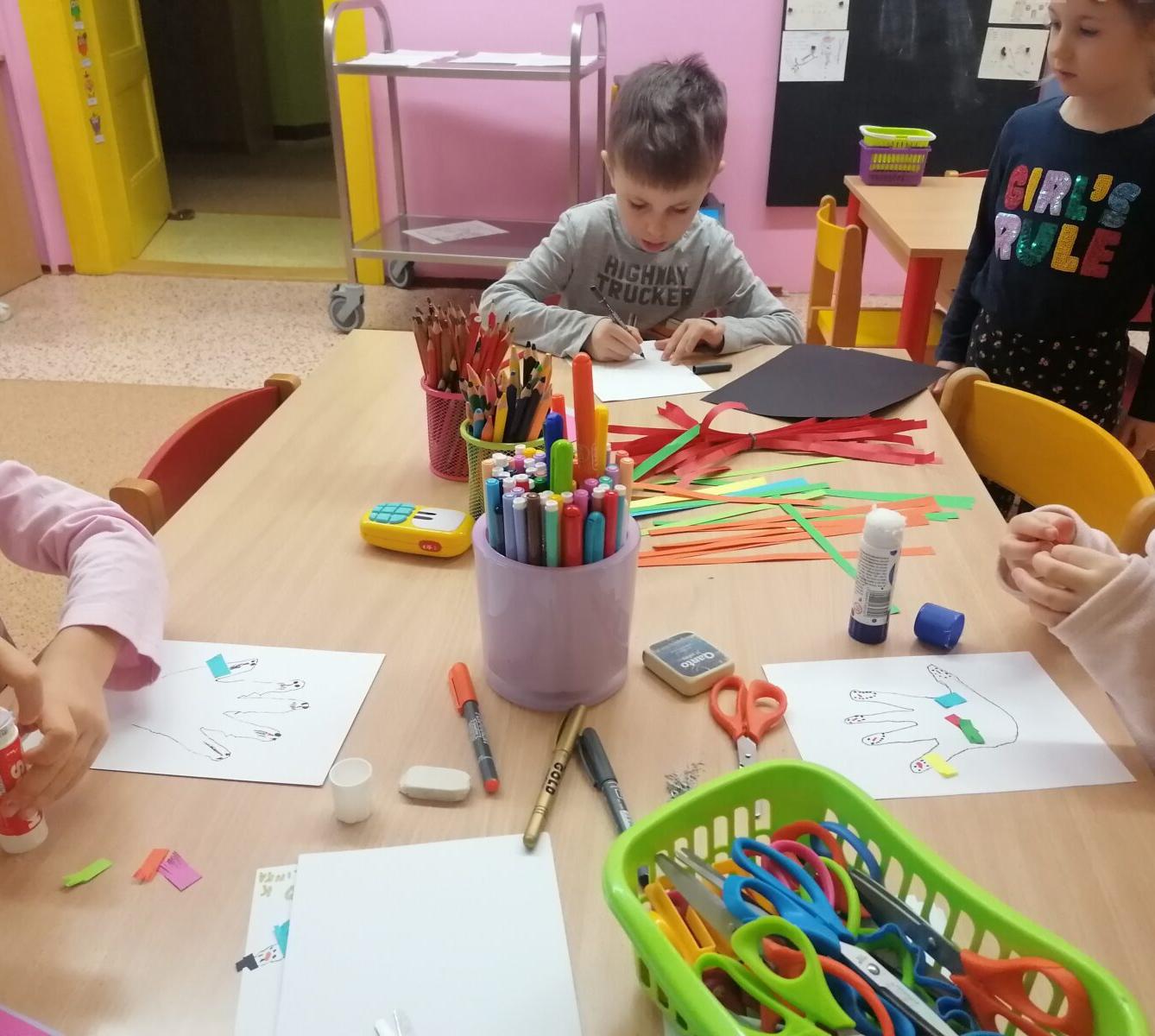 Tvořeníčko, tvoření: "Sněkulák", rodinka sněhuláků :-) - 4