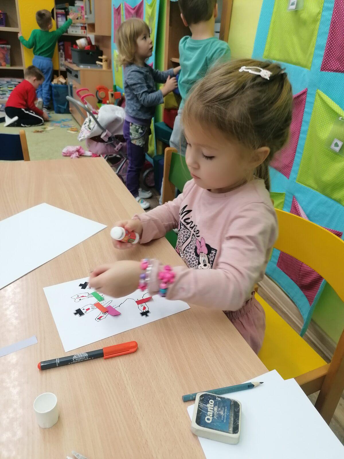 Tvořeníčko, tvoření: "Sněkulák", rodinka sněhuláků :-) - 14