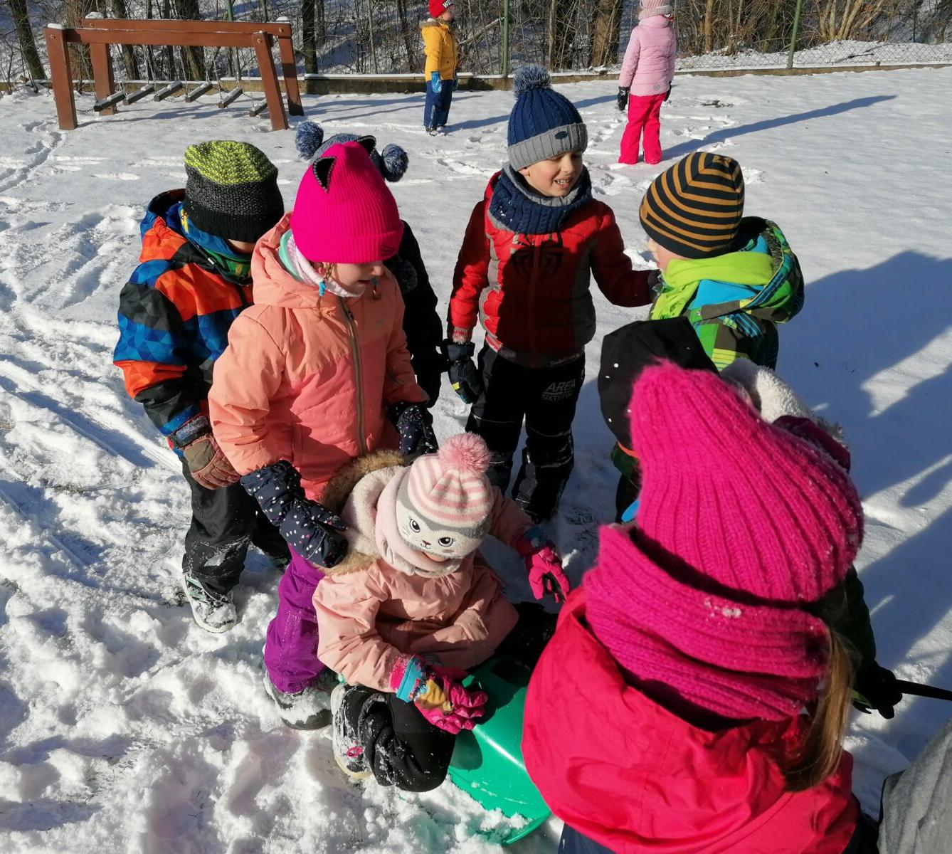 Dovádíme ve sněhu!!!!! :-) - 5