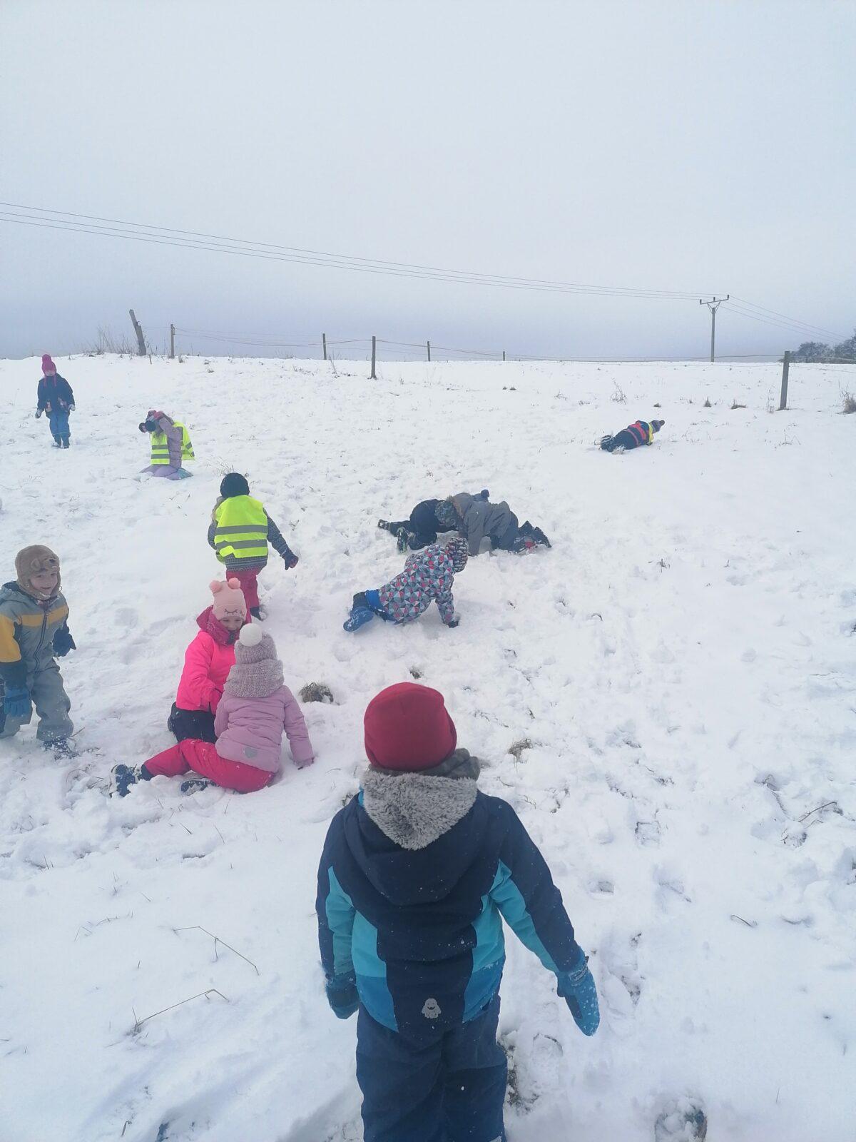 Dovádíme ve sněhu!!!!! :-) - 12