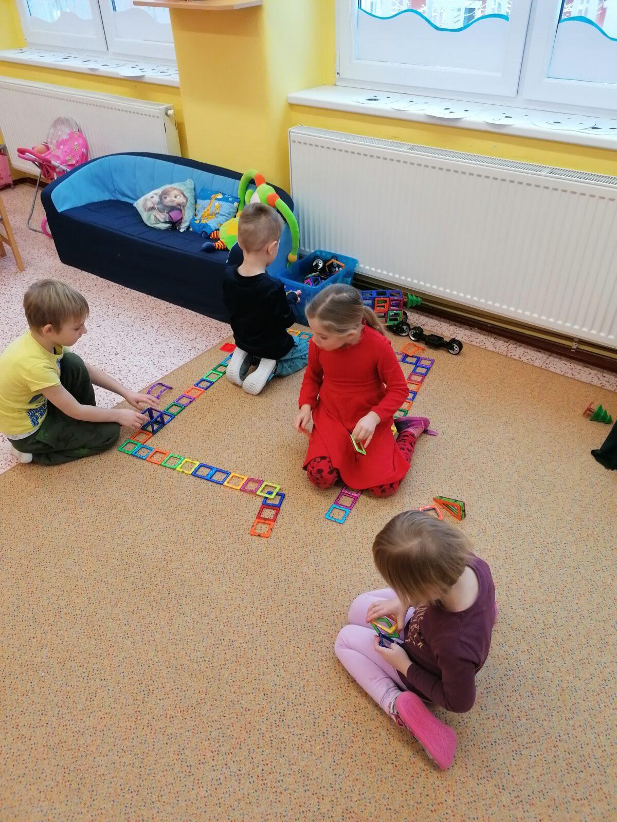 "Zvířátka a ptáčci v zimě" - skupinové práce :-) - 81