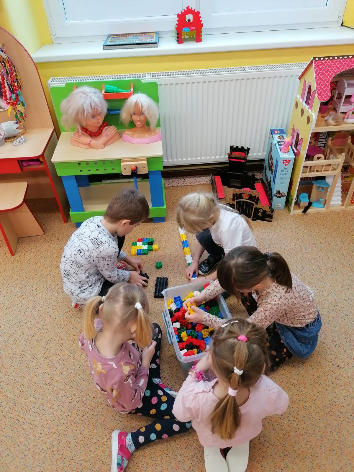 "Zvířátka a ptáčci v zimě" - skupinové práce :-) - 82