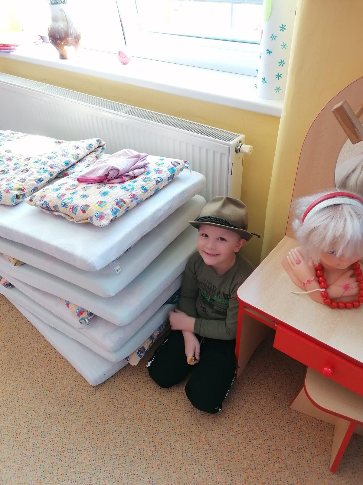 Dramatizace pohádky: "ČERVENÁ KARKULKA" :-) - 22