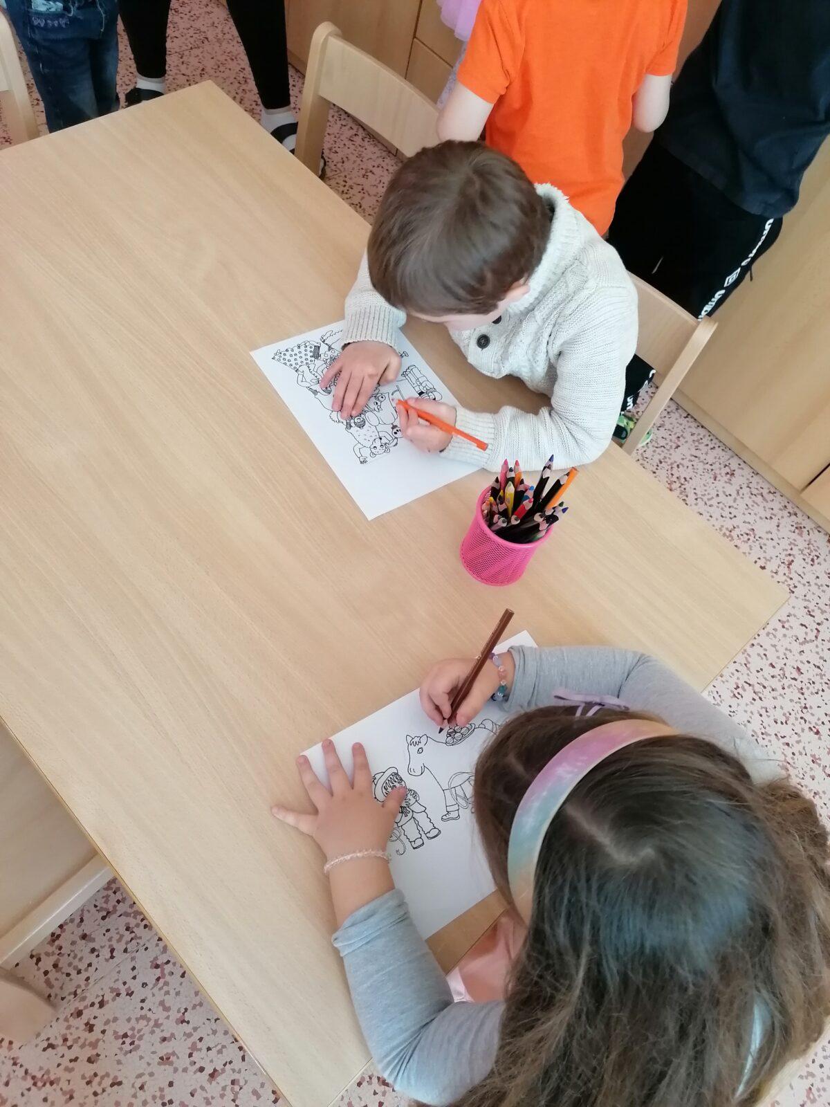 Přípravy na karneval a karnevalové dopoledne:-) - 18