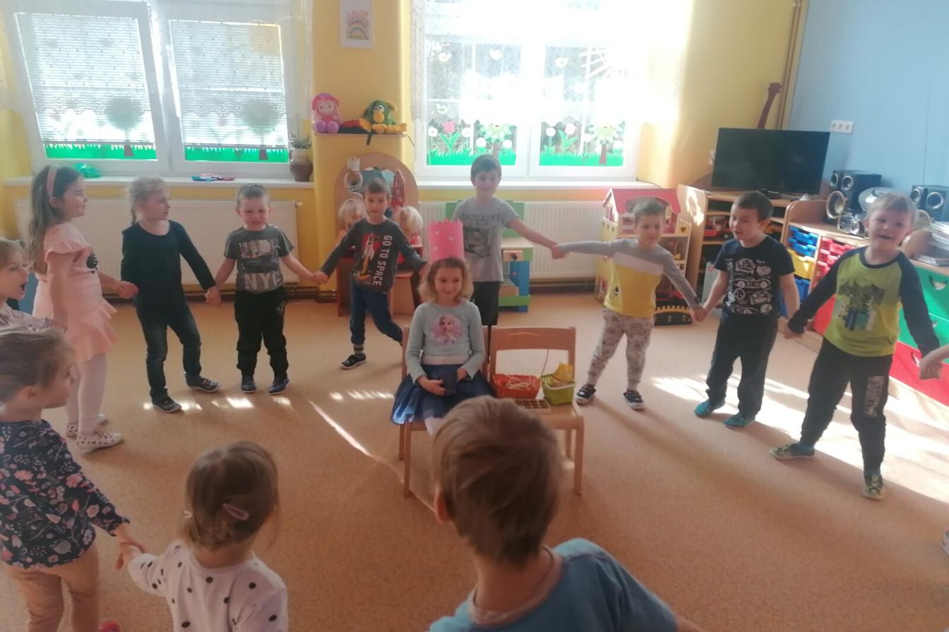 Slavíme: Laurinka měla narozeniny :-)