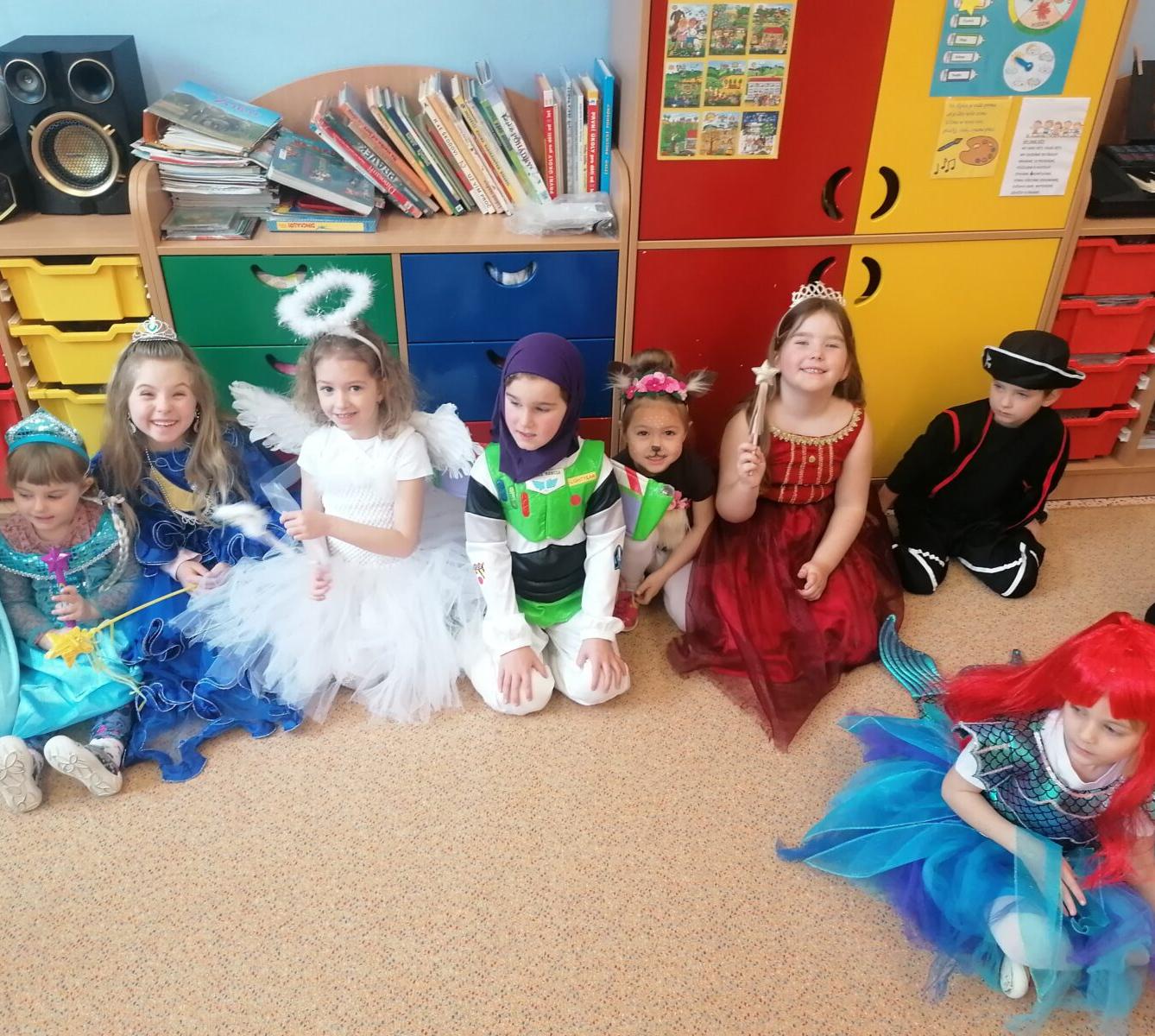 Přípravy na karneval a karnevalové dopoledne:-) - 34