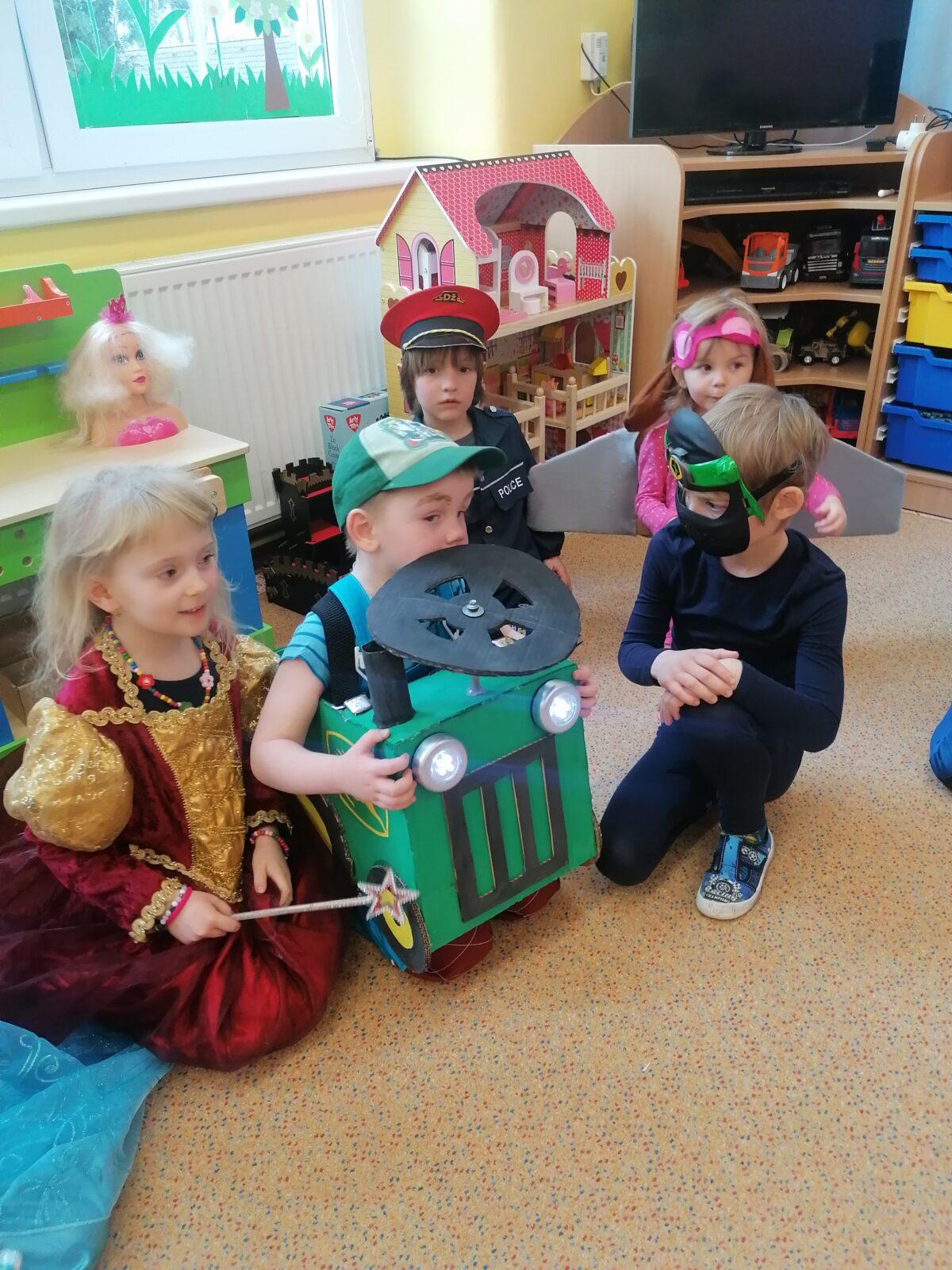 Přípravy na karneval a karnevalové dopoledne:-) - 36