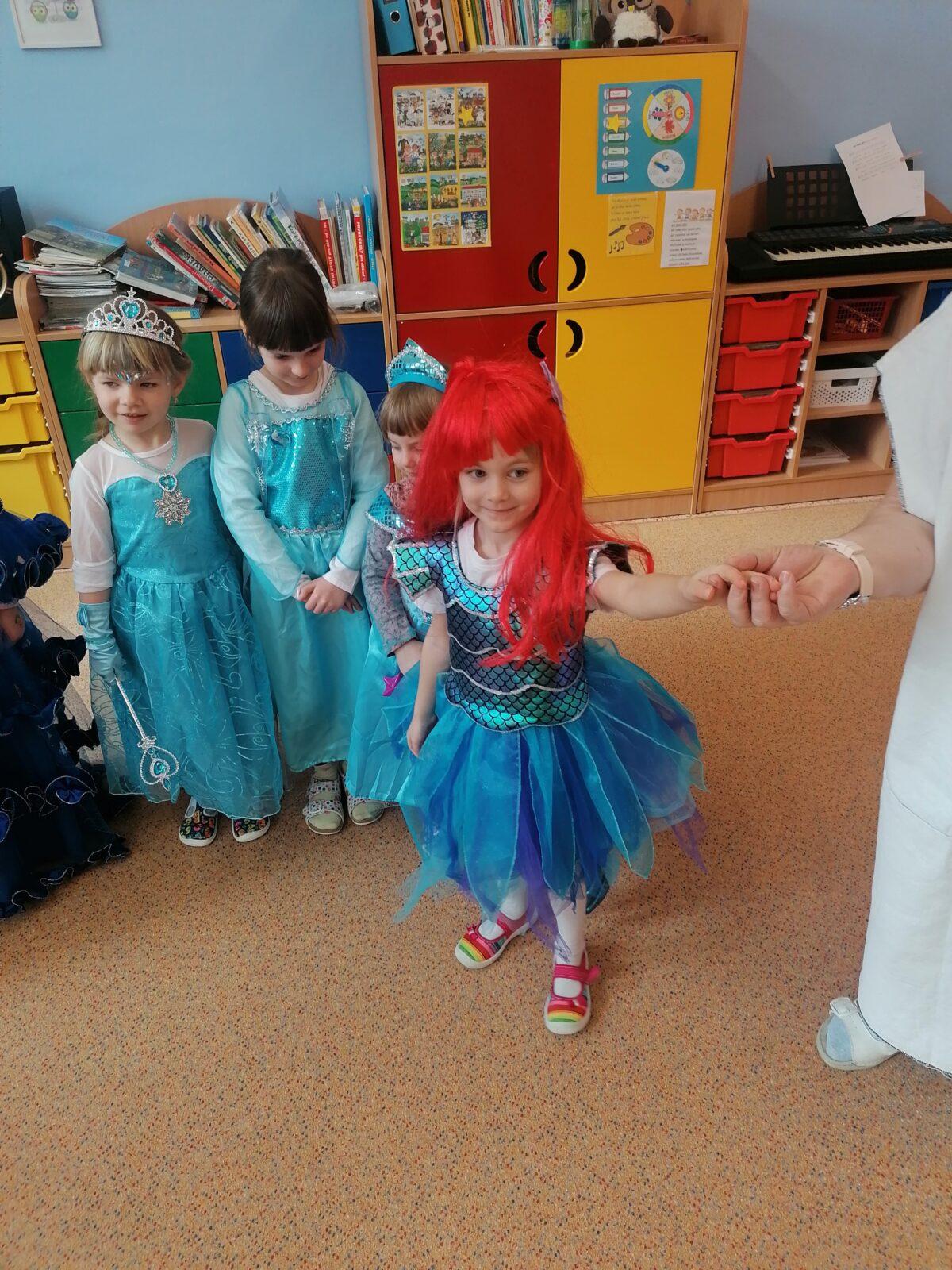 Přípravy na karneval a karnevalové dopoledne:-) - 51