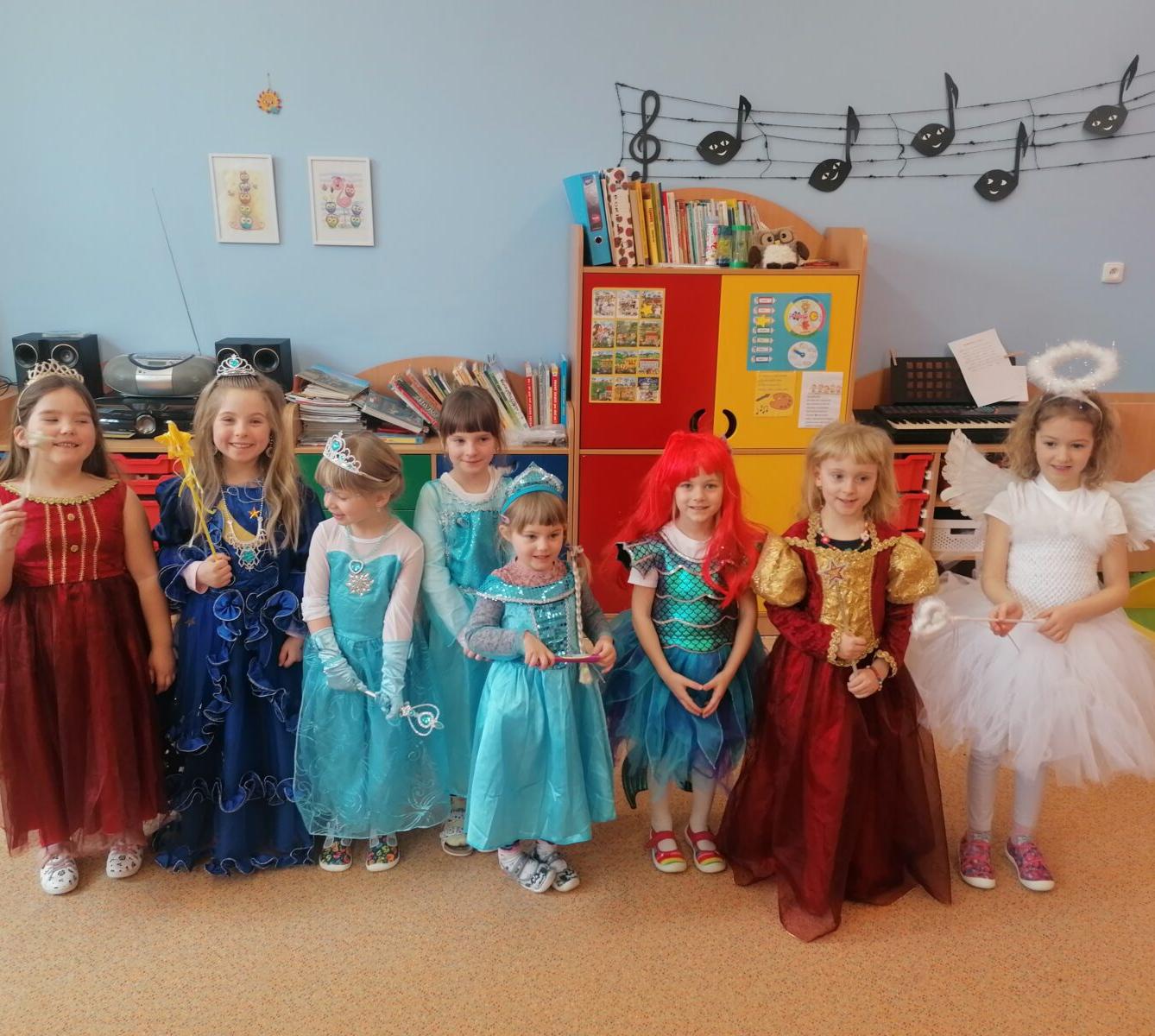 Přípravy na karneval a karnevalové dopoledne:-) - 54