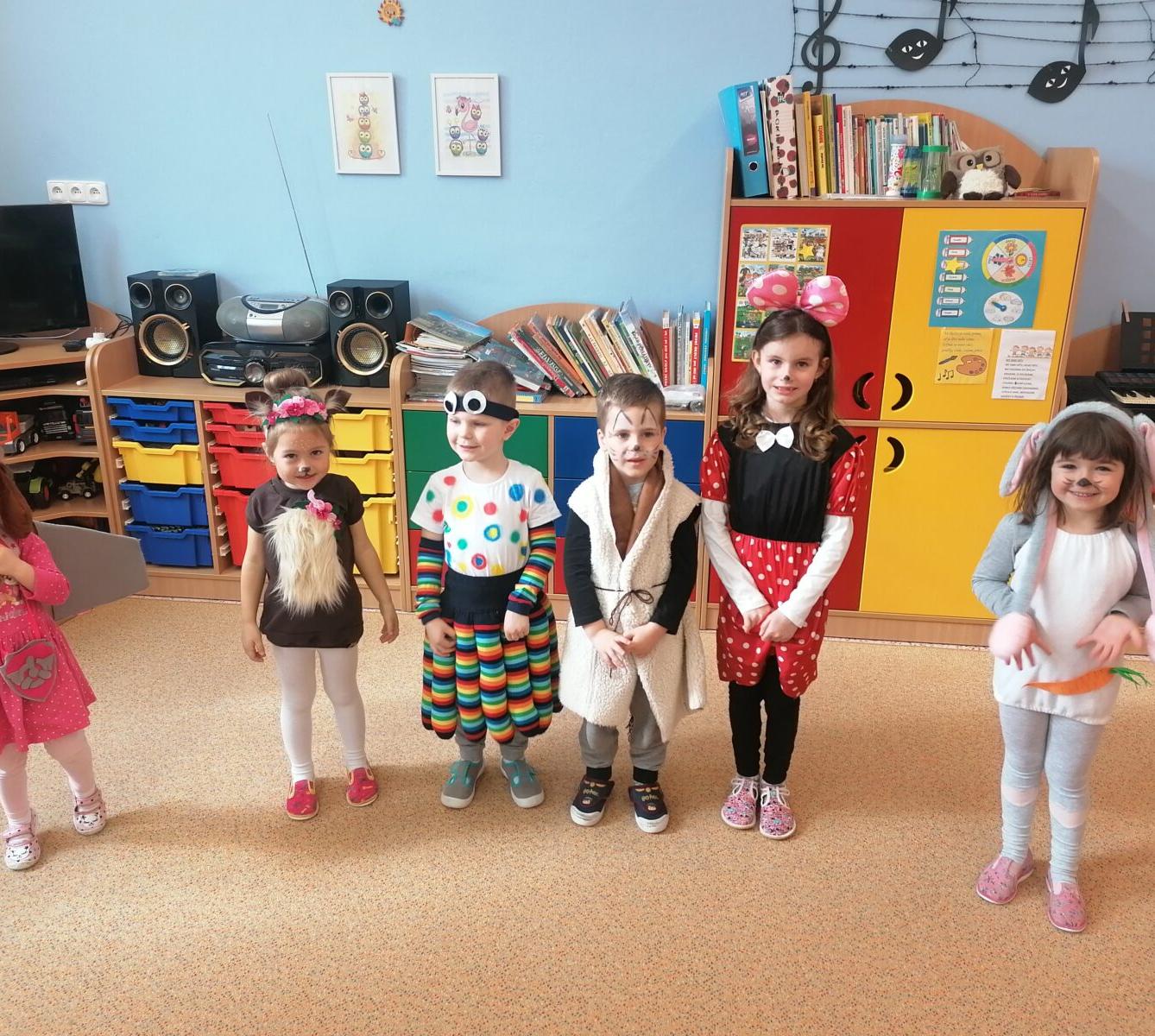 Přípravy na karneval a karnevalové dopoledne:-) - 55