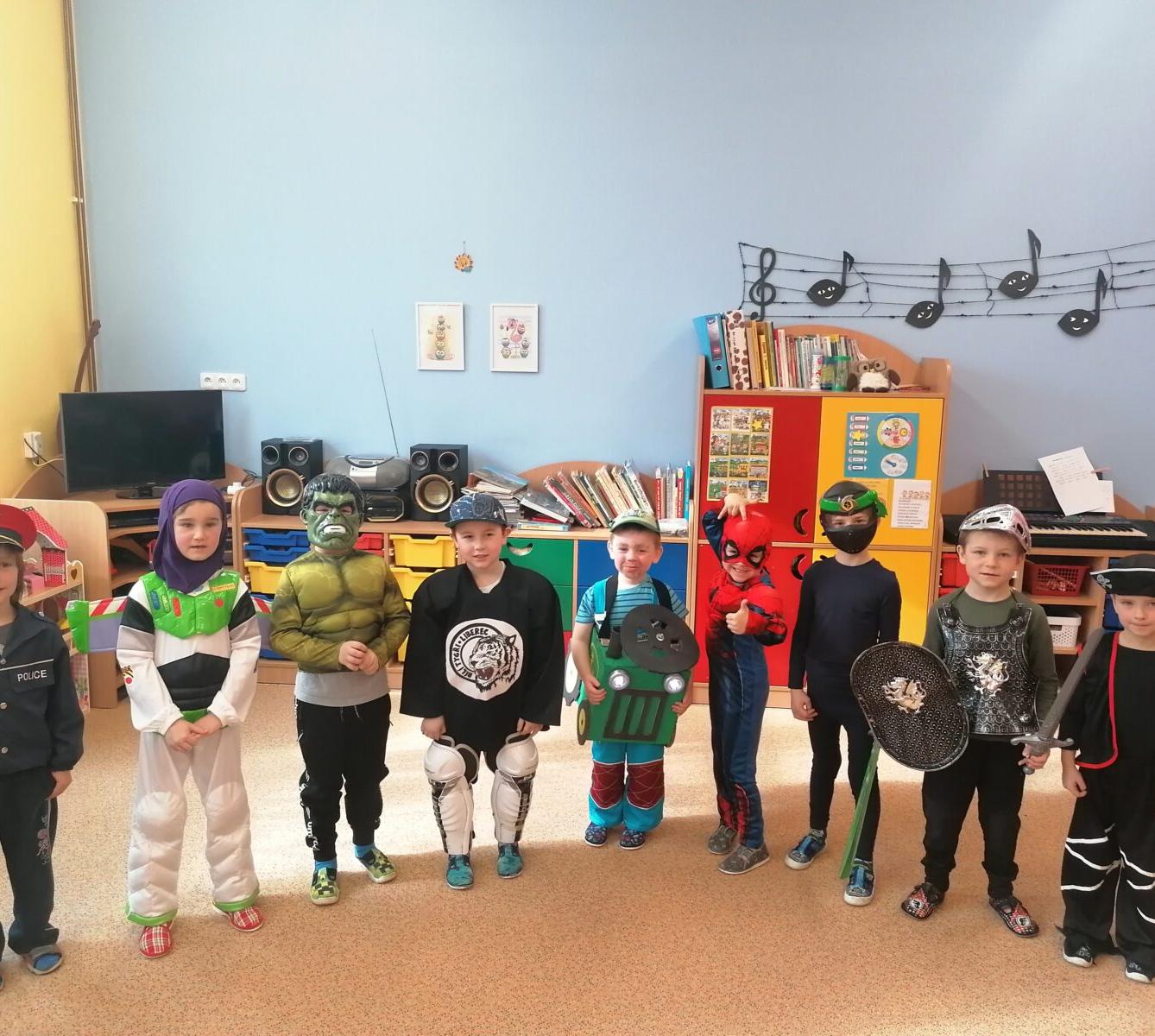 Přípravy na karneval a karnevalové dopoledne:-) - 56