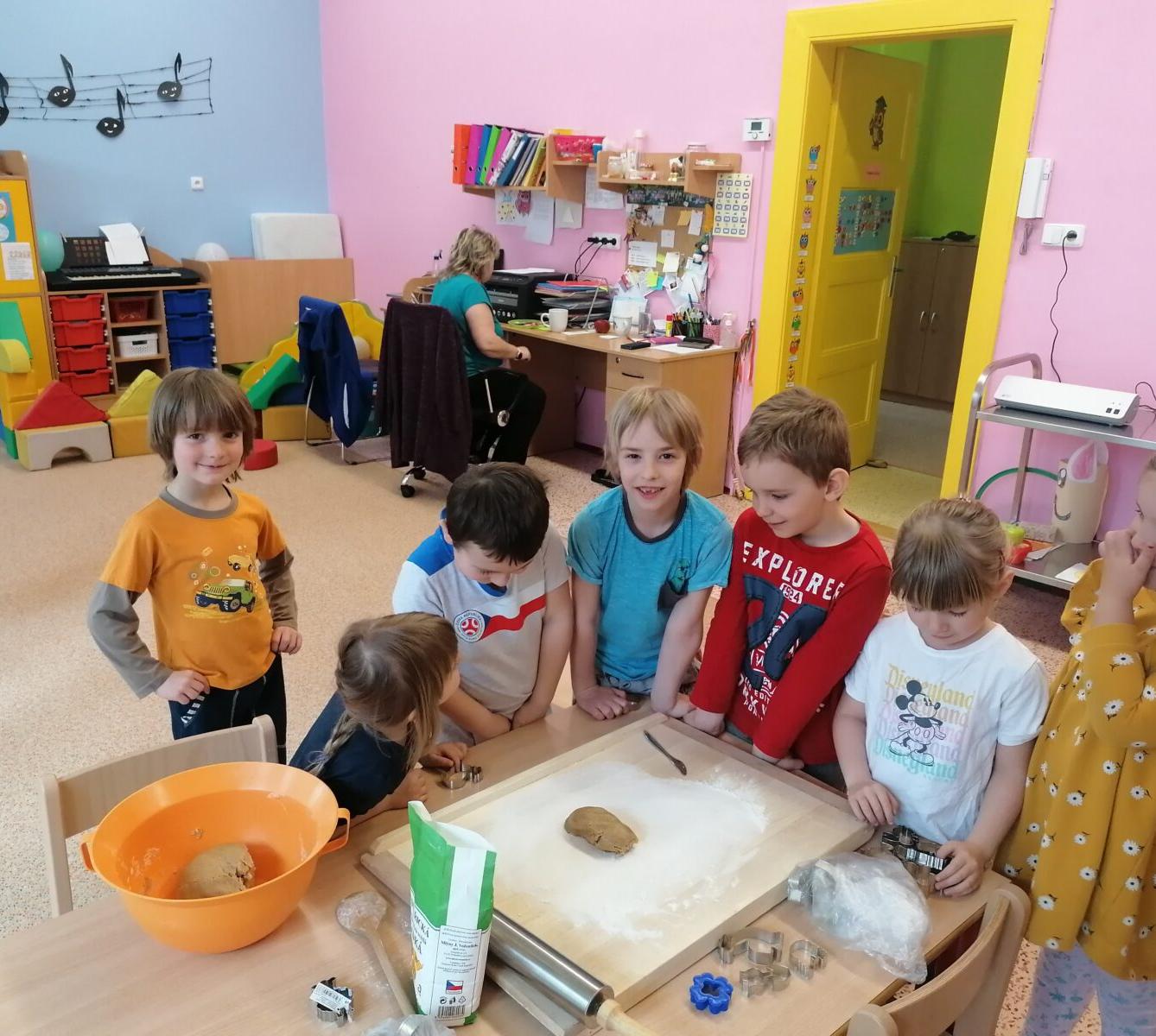 "Hody, hody, doprovody": "pečeme velikonoční perníčky" :-) - 8