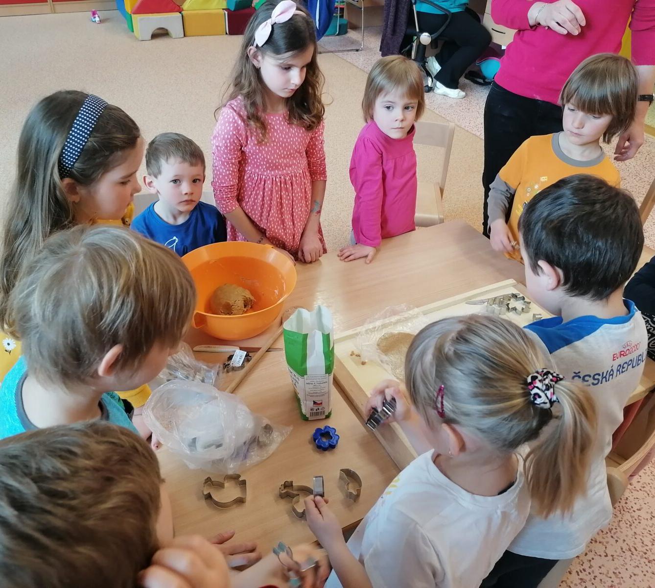 "Hody, hody, doprovody": "pečeme velikonoční perníčky" :-) - 19