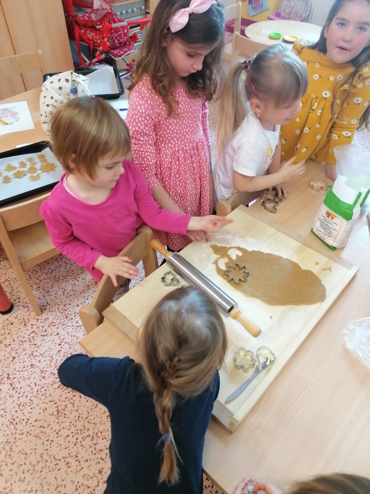 "Hody, hody, doprovody": "pečeme velikonoční perníčky" :-) - 21