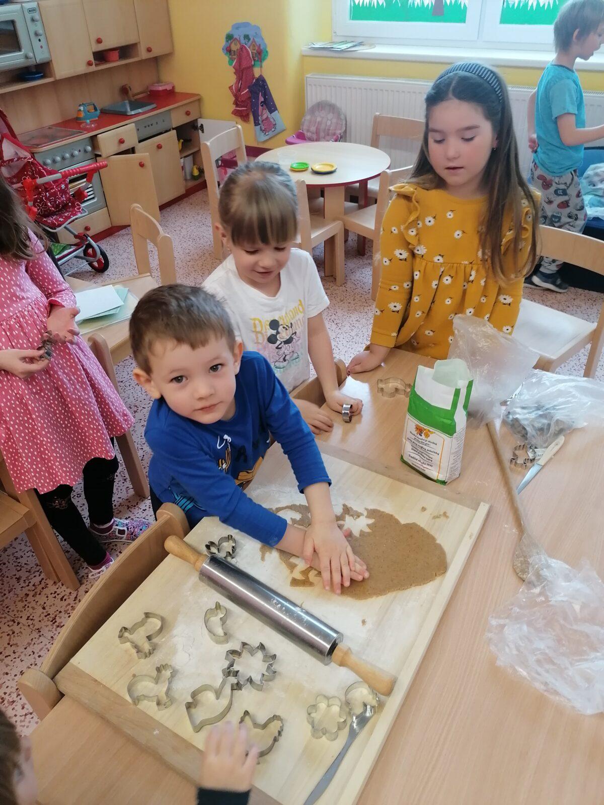 "Hody, hody, doprovody": "pečeme velikonoční perníčky" :-) - 25