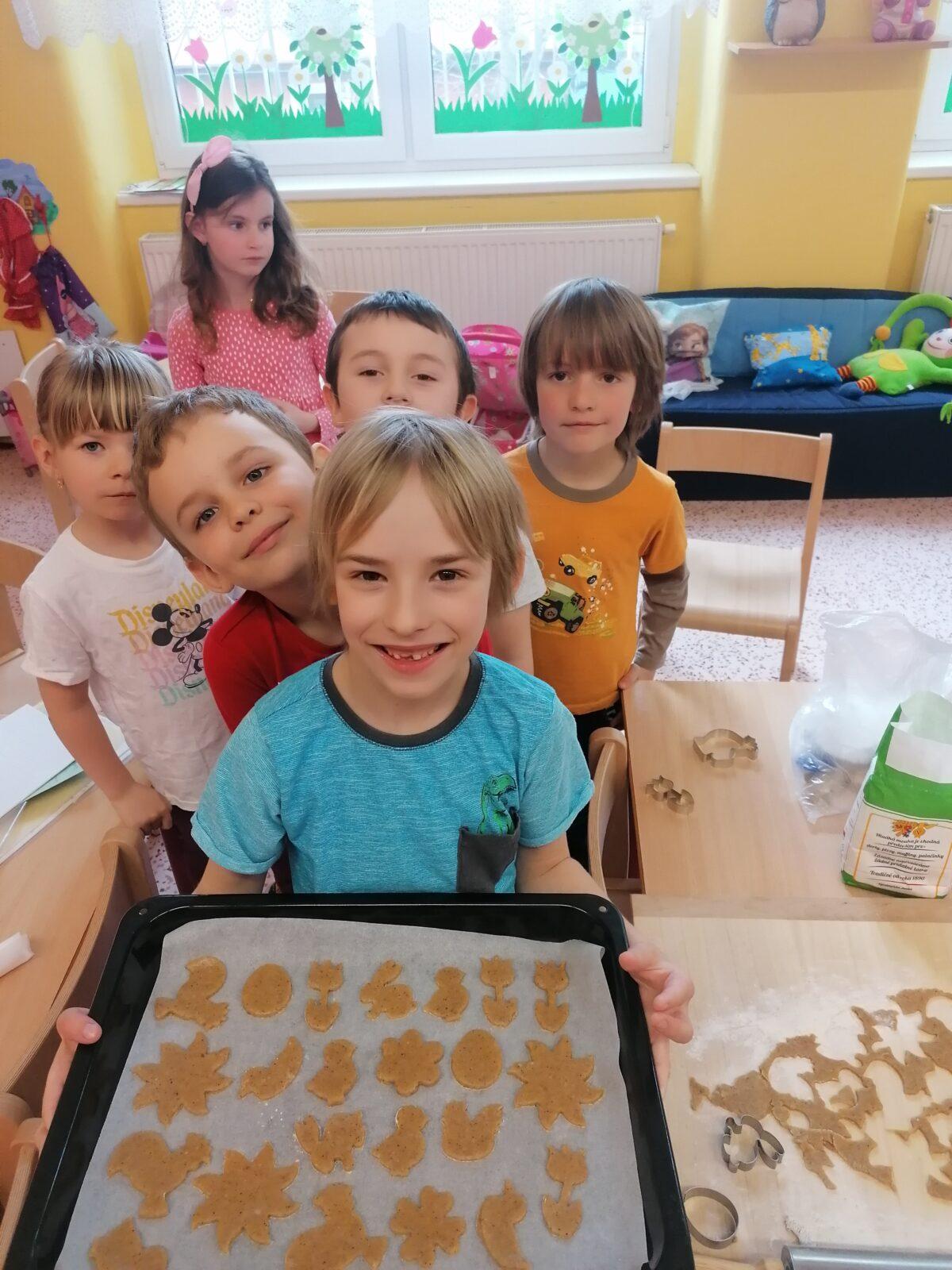 "Hody, hody, doprovody": "pečeme velikonoční perníčky" :-) - 27