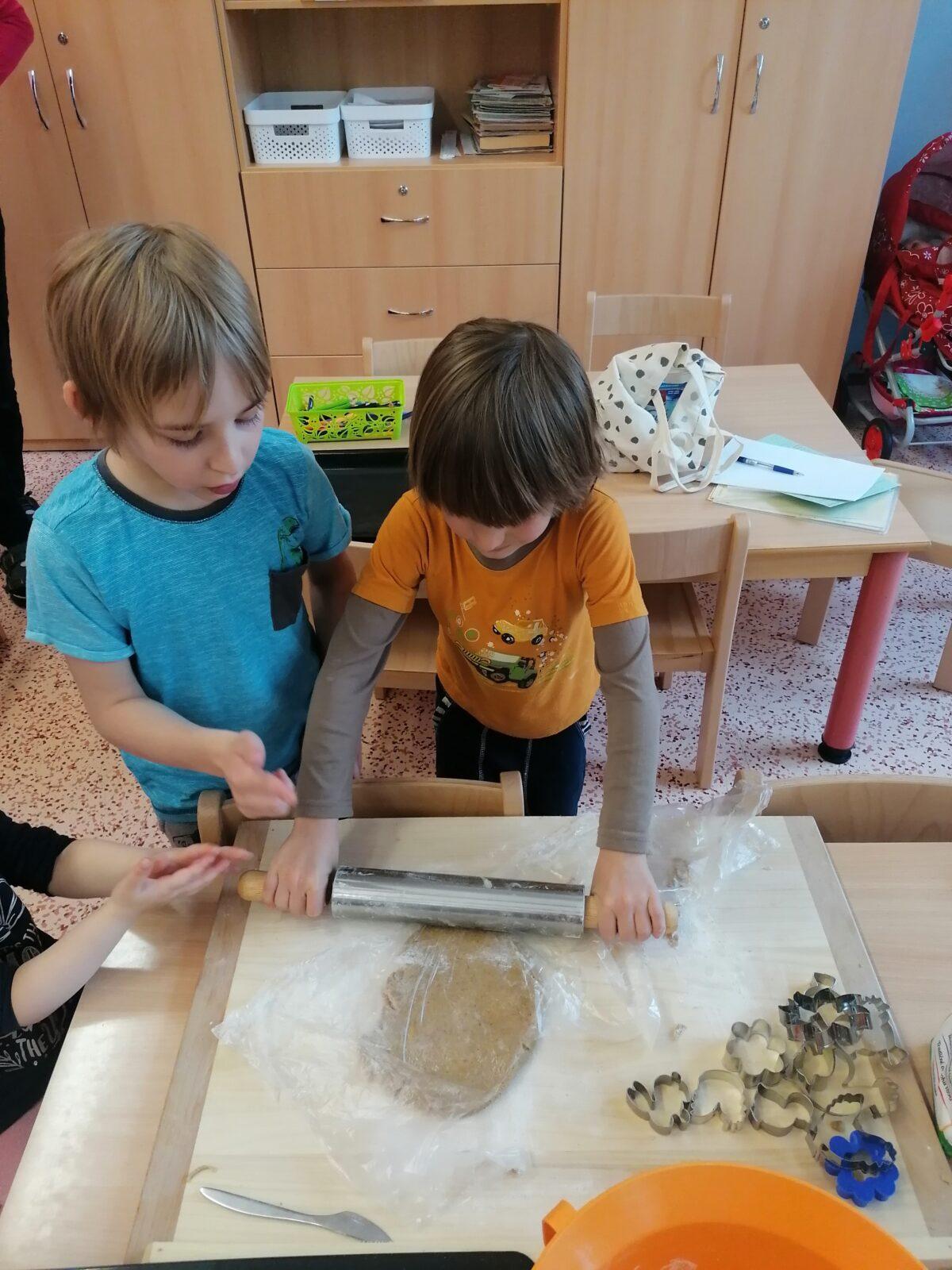 "Hody, hody, doprovody": "pečeme velikonoční perníčky" :-) - 30