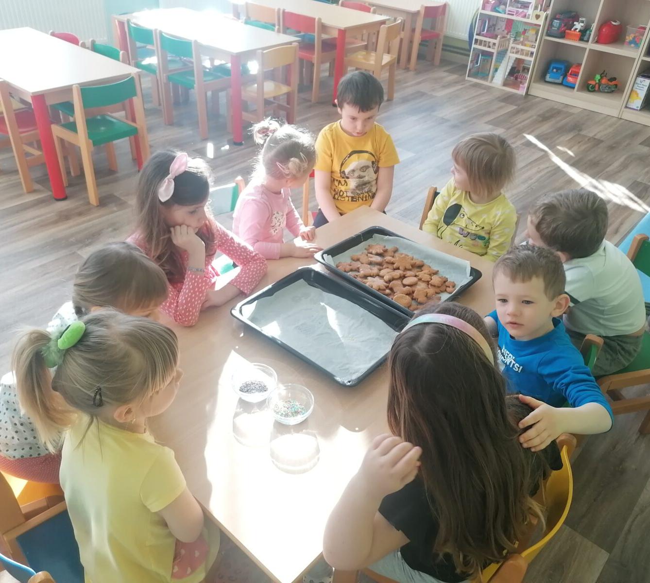 "Hody, hody, doprovody": "pečeme velikonoční perníčky" :-) - 37