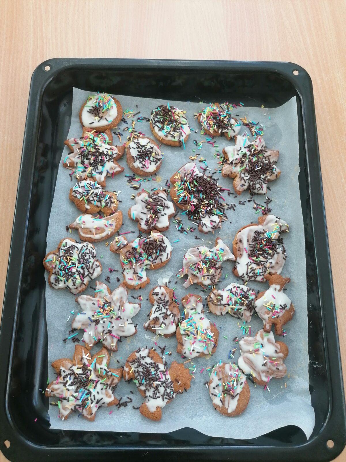 "Hody, hody, doprovody": "pečeme velikonoční perníčky" :-) - 43