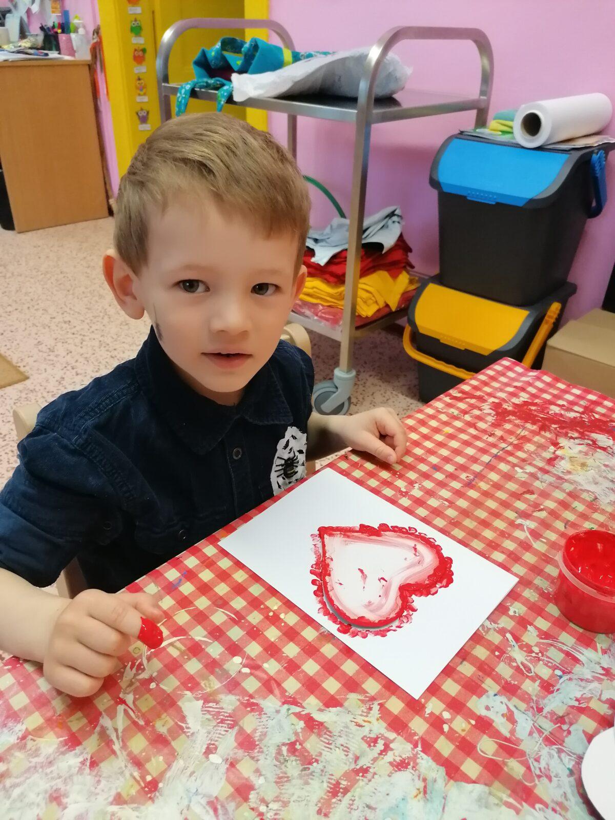 výroba přáníček pro maminky :-) - 11