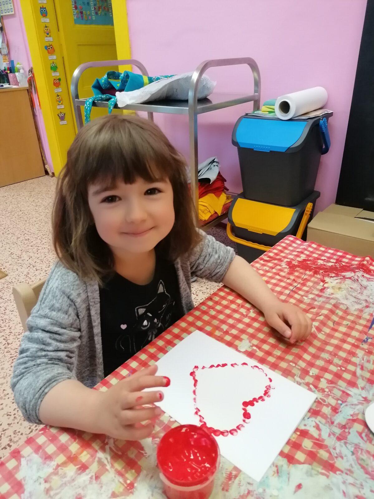 výroba přáníček pro maminky :-) - 13