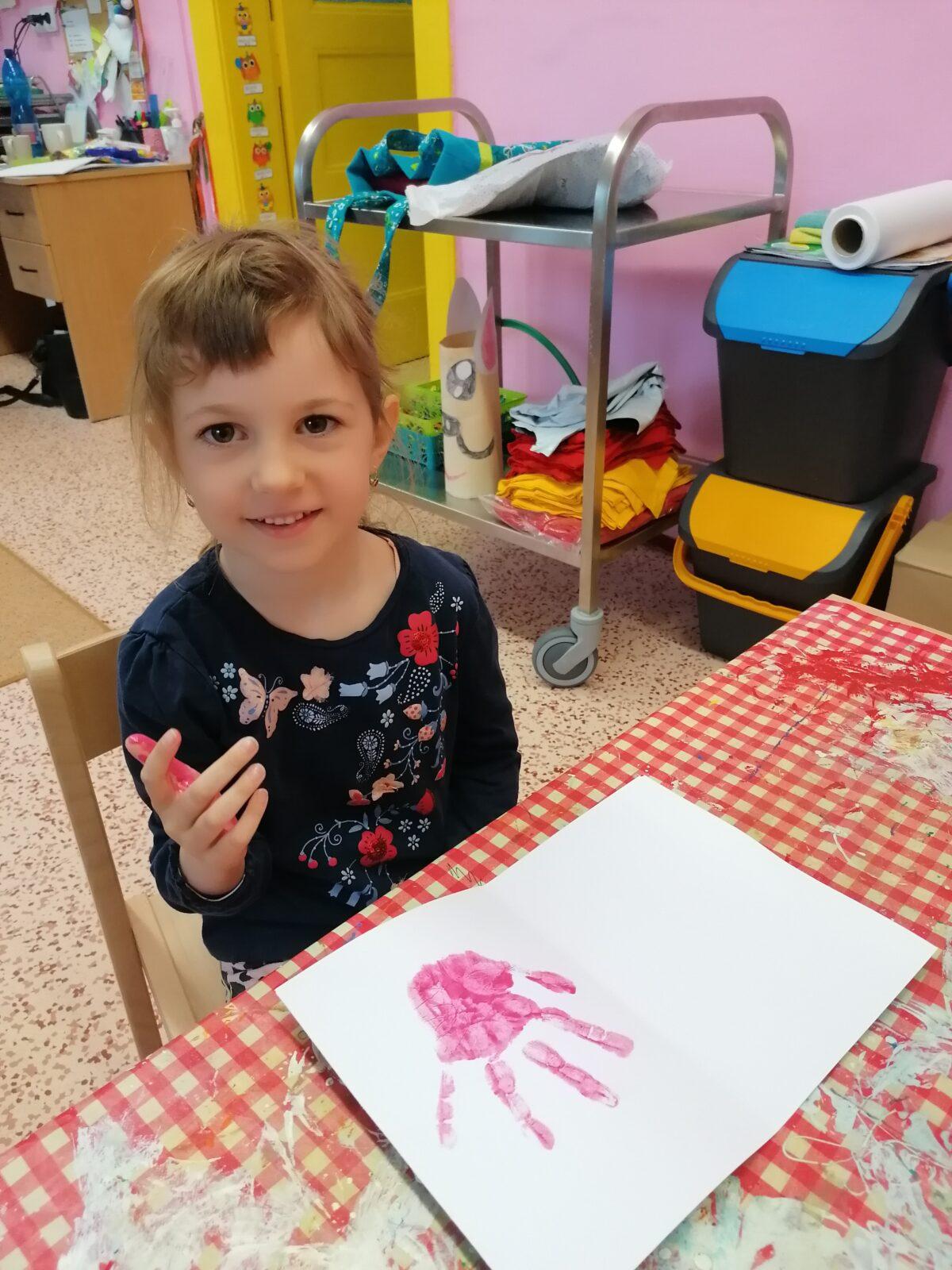 výroba přáníček pro maminky :-) - 27