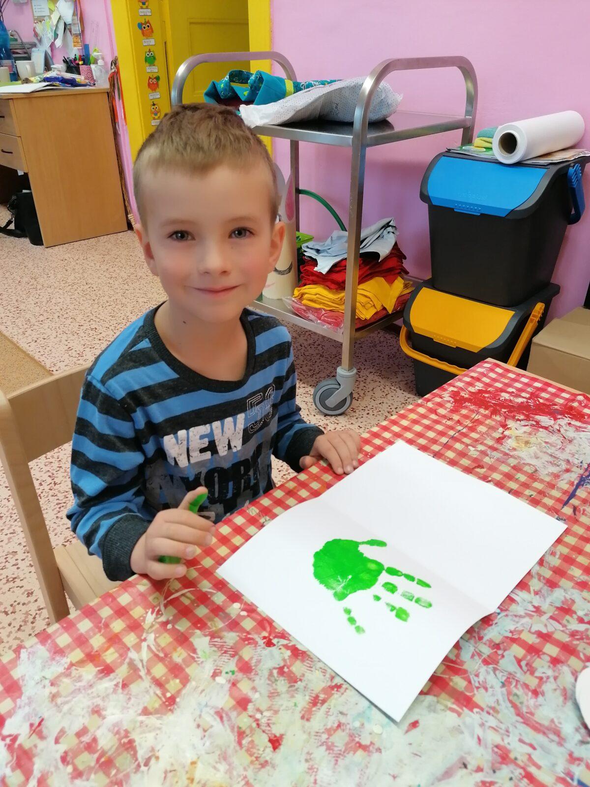 výroba přáníček pro maminky :-) - 31