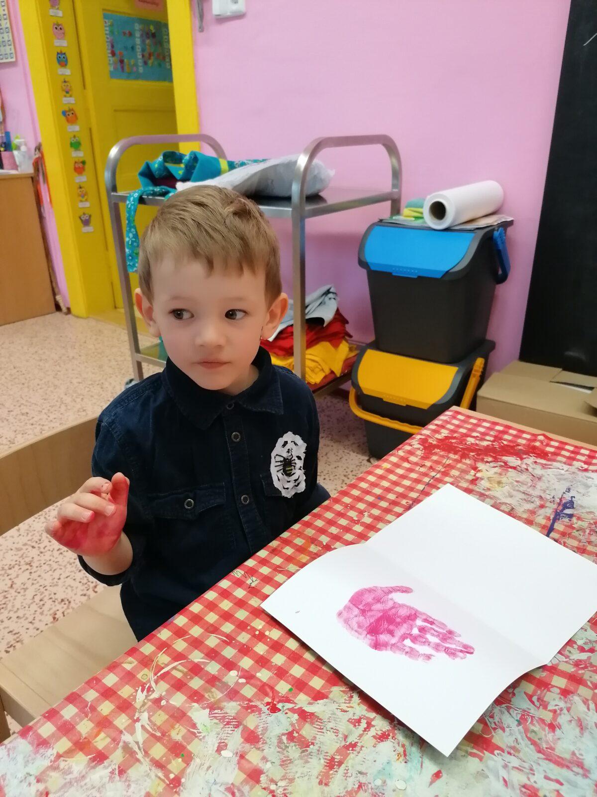 výroba přáníček pro maminky :-) - 43