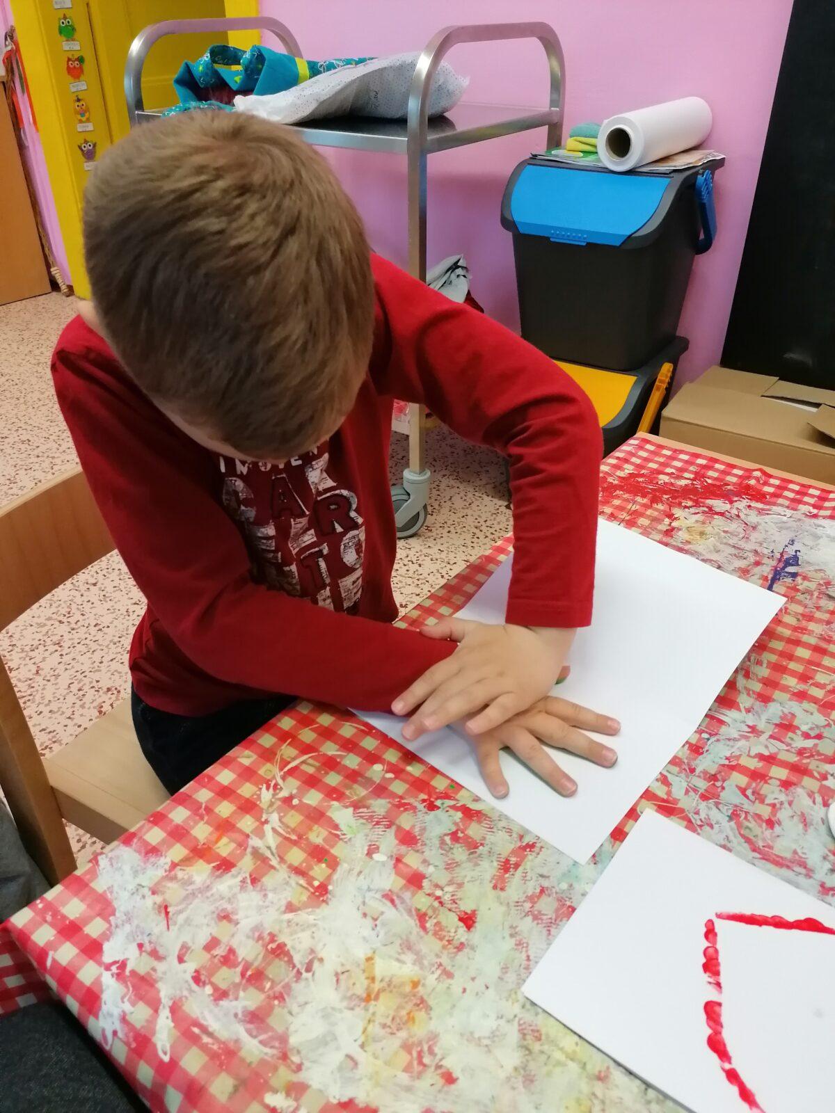 výroba přáníček pro maminky :-) - 44