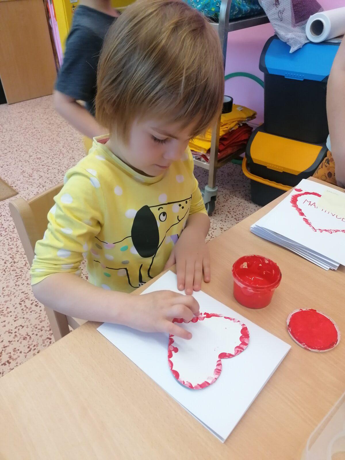 výroba přáníček pro maminky :-) - 52