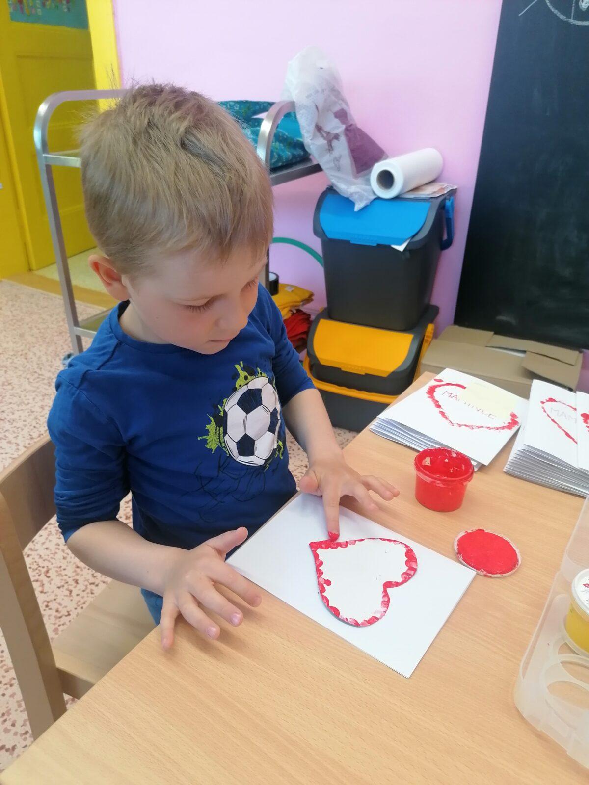 výroba přáníček pro maminky :-) - 53