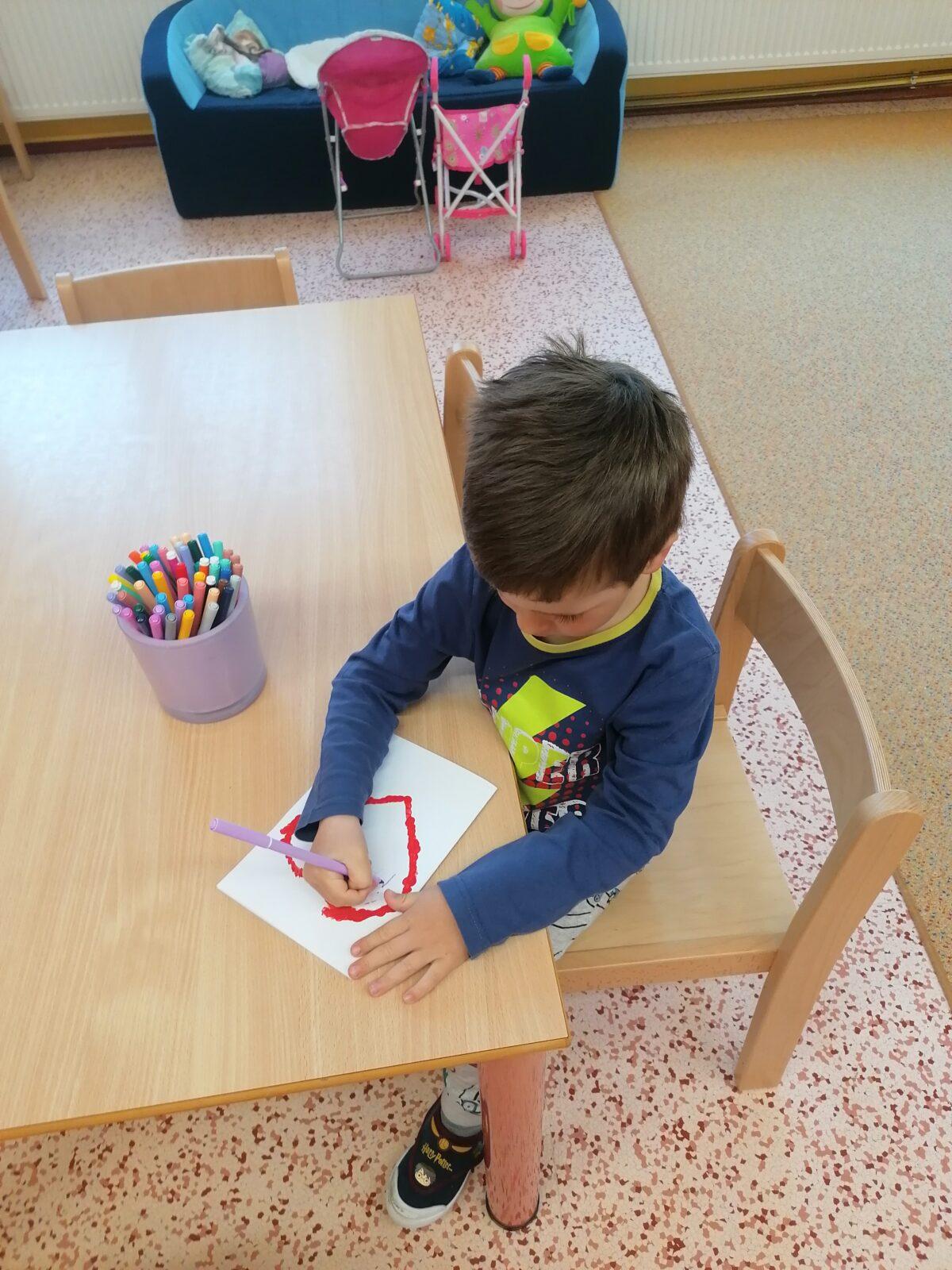 výroba přáníček pro maminky :-) - 56