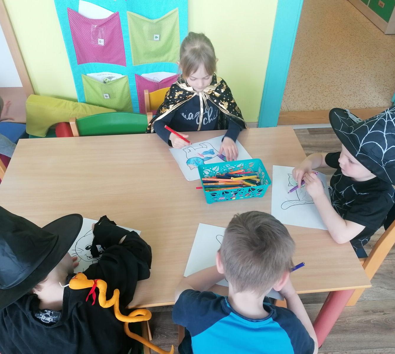 Čarodějnický týden v MŠ :-) - 159