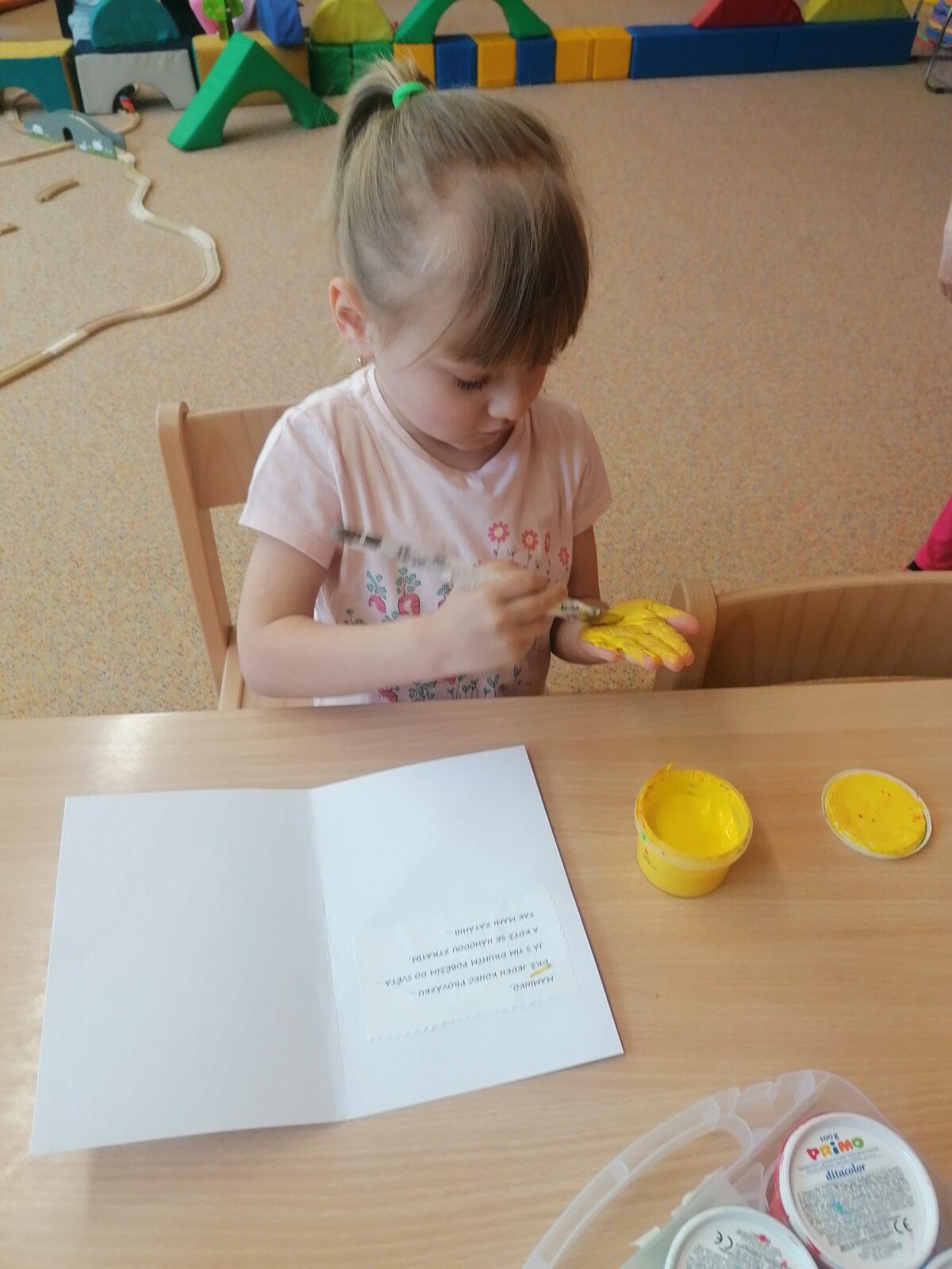 výroba přáníček pro maminky :-) - 60