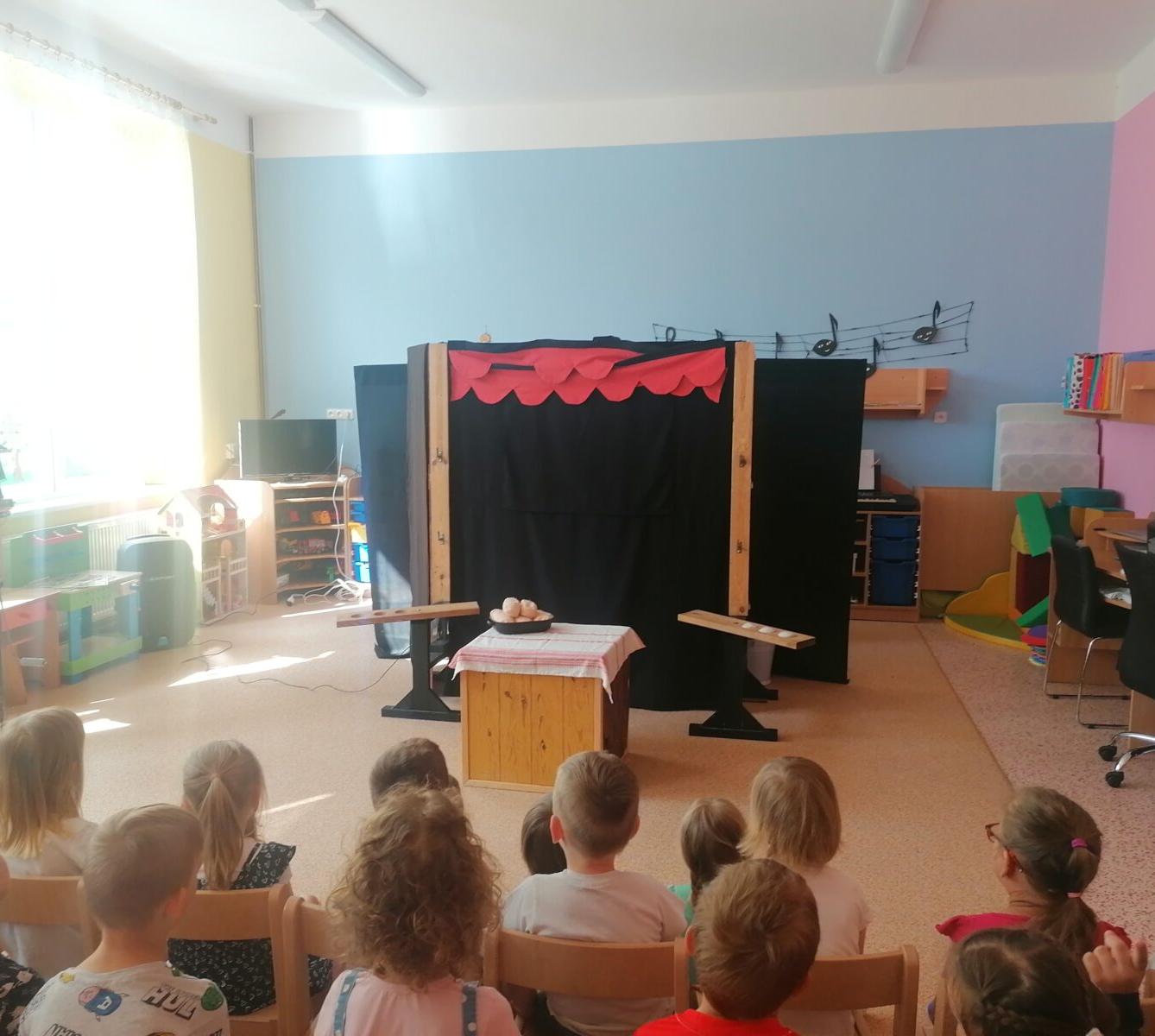 divadélko: "Jak Honza ke štěstí přišel" :-) - 2